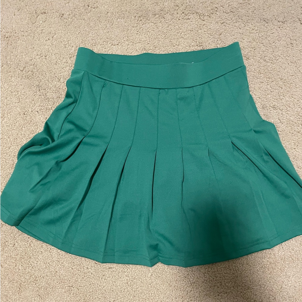 Green tennis skirt